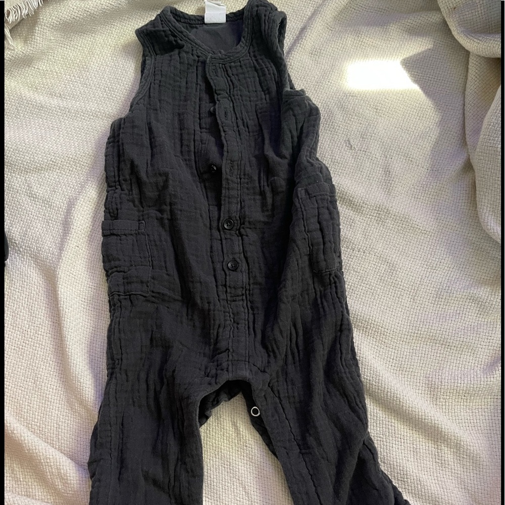H&M linen type onesie with side pockets 9-12mo